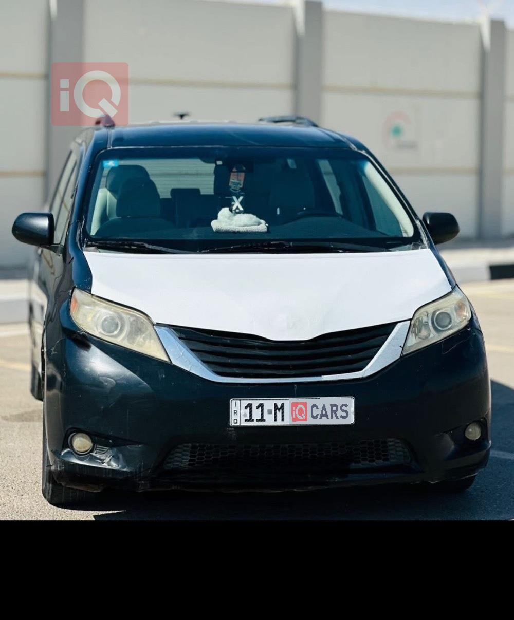 تۆیۆتا سیانا